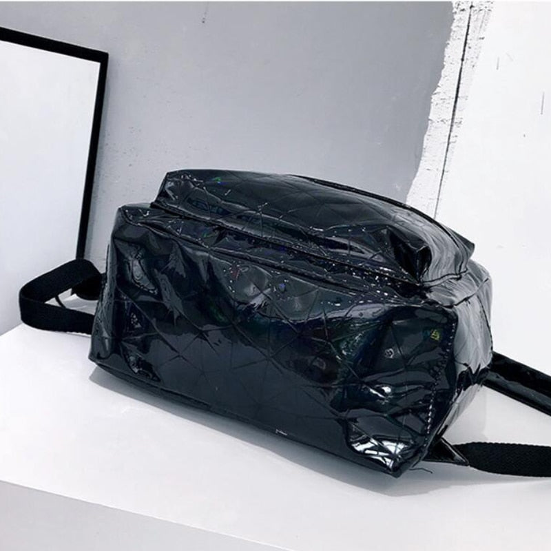 Dámsky holografický batoh s geometrickým vzorom