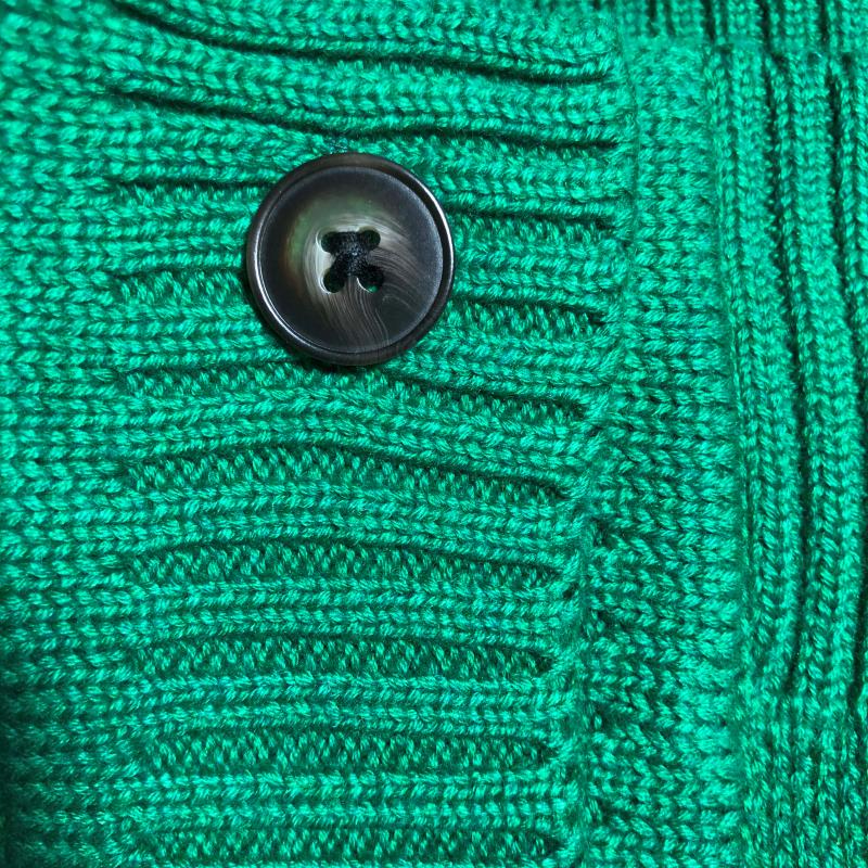 Pletený farebný kardigan na gombíky